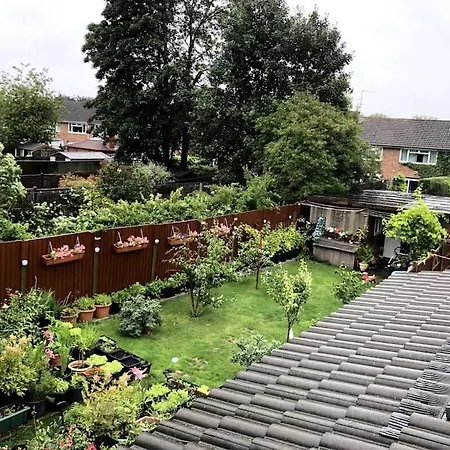 Luxurious Detached Holiday House Free Parking Near Airport Town Centre Railway Station Luton  Exterior photo